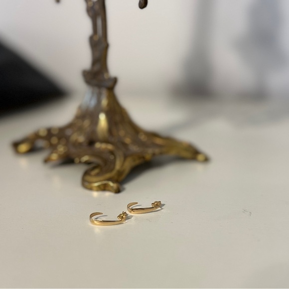 Vintage 14K Gold J-Hoop Earrings .49 grams - Picture 7 of 7